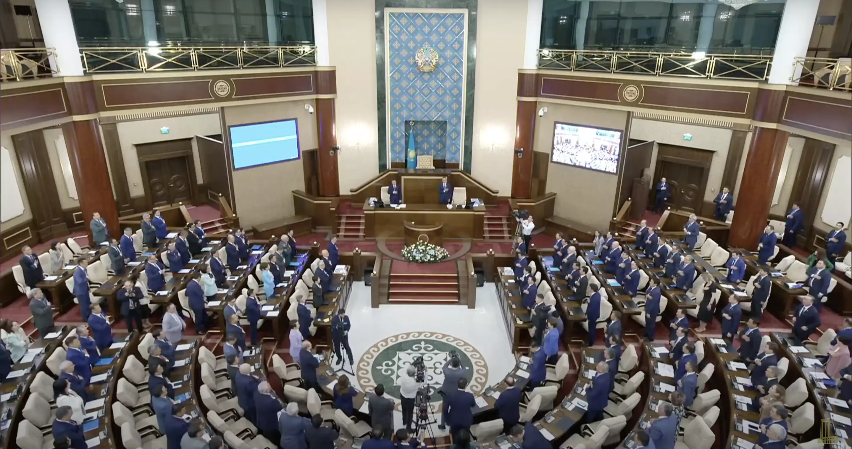 Депутаты парламента ушли на традиционные «летние каникулы» до 1 сентября