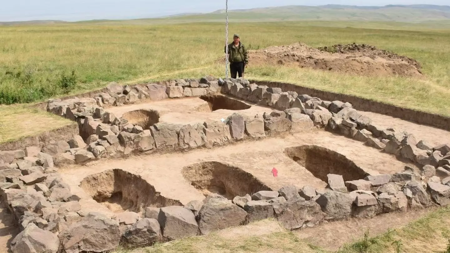 Остатки зданий возрастом более 2000 лет нашли в Алматинской области
