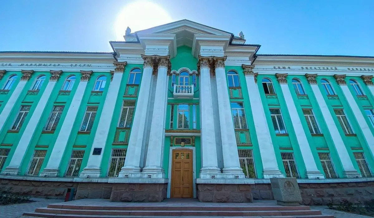 Союзу писателей Казахстана исполняется в этом году 99 лет