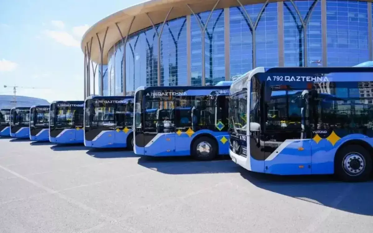Более 300 автобусов поставят в Астану в этом году