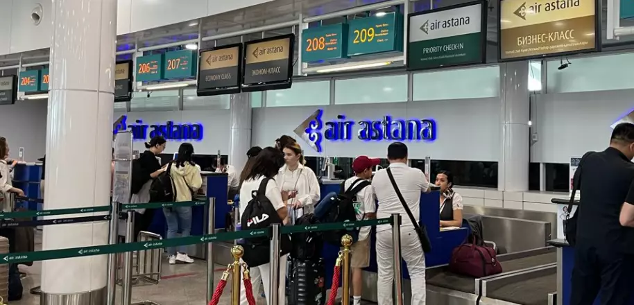 Пассажиры Air Astana целые сутки ждали вылета из Анталии в Астану