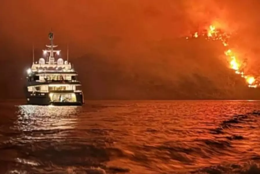 Пожар на  греческом острове: казахстанским пассажирам яхты предъявили обвинения
