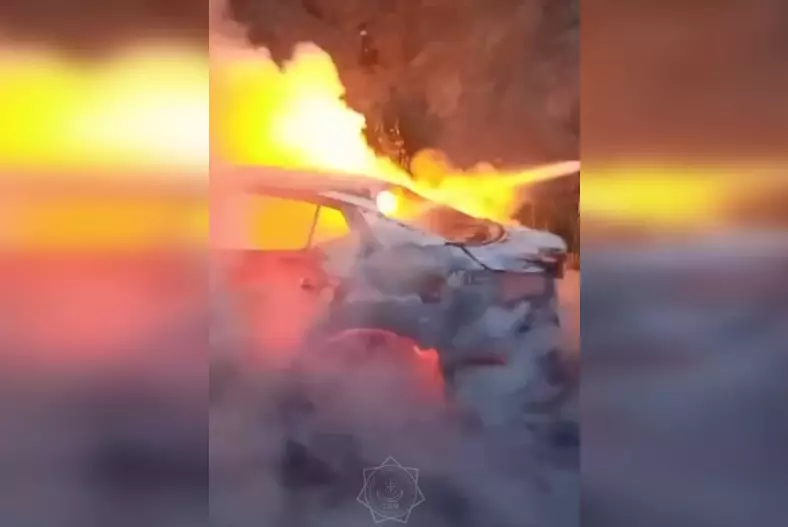 Автомобиль сгорел на трассе в ВКО