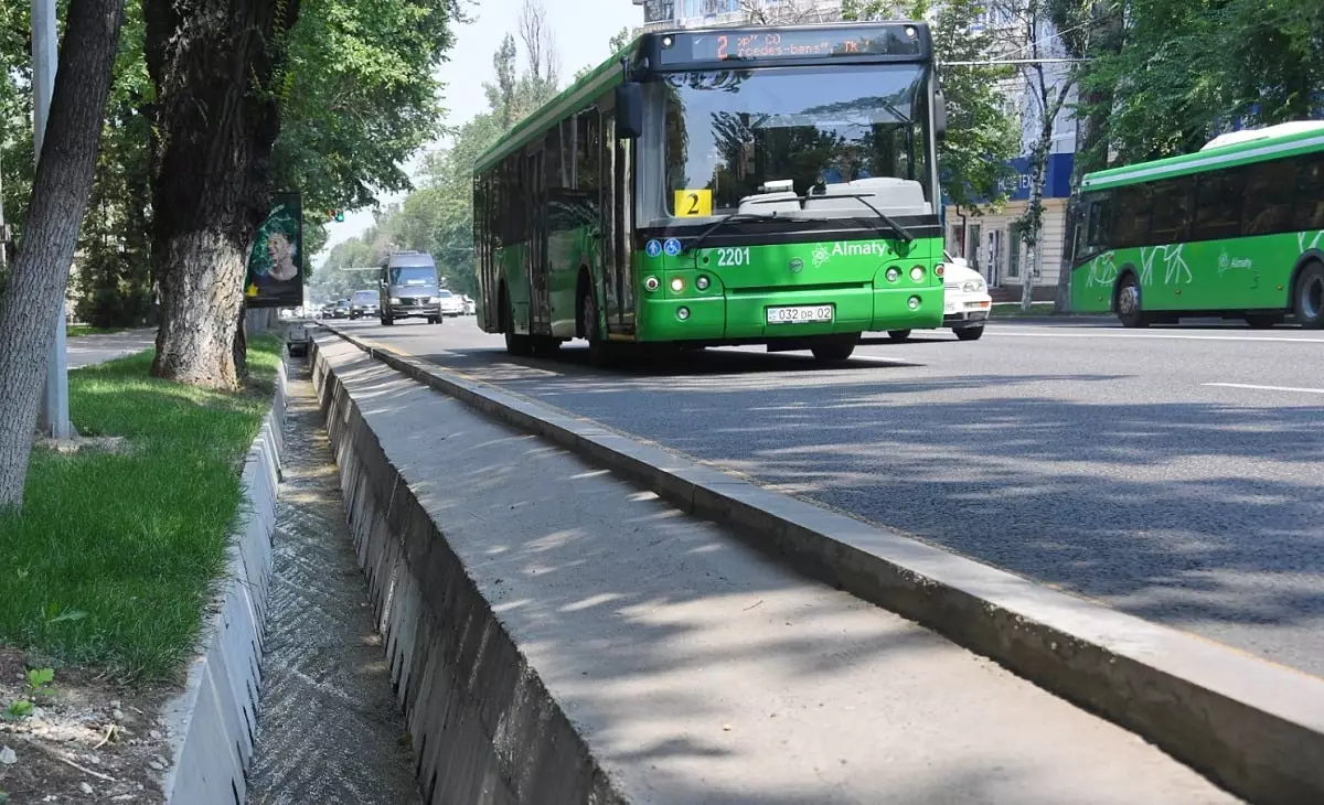 В Алматы планируют повысить стоимость проезда на общественном транспорте