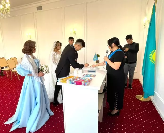 Новый зал бракосочетания открыли в Шымкенте