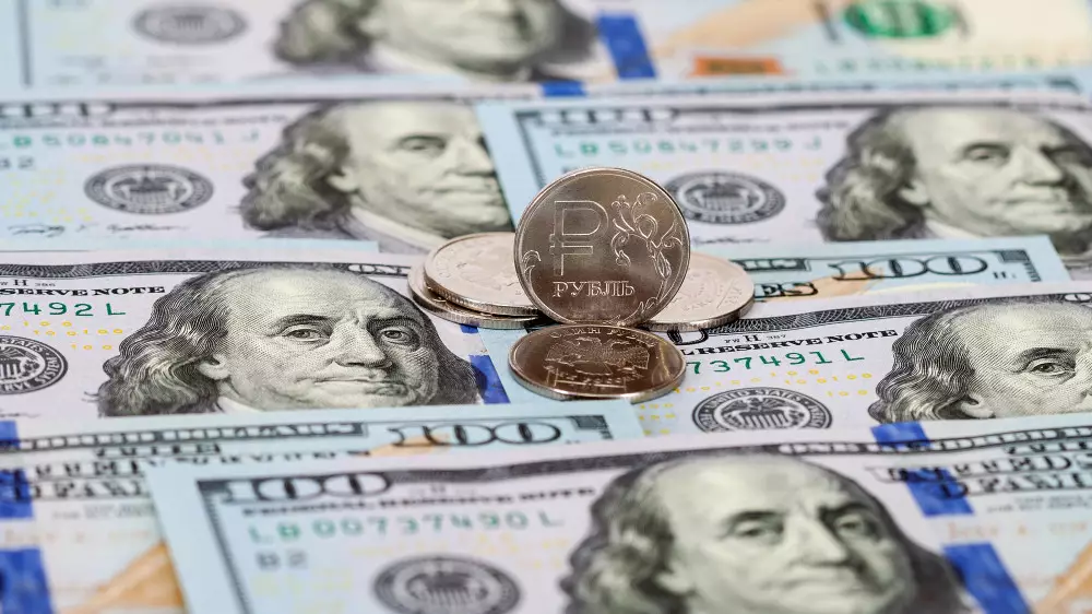 Курс доллара превысил 475 тенге в Казахстане