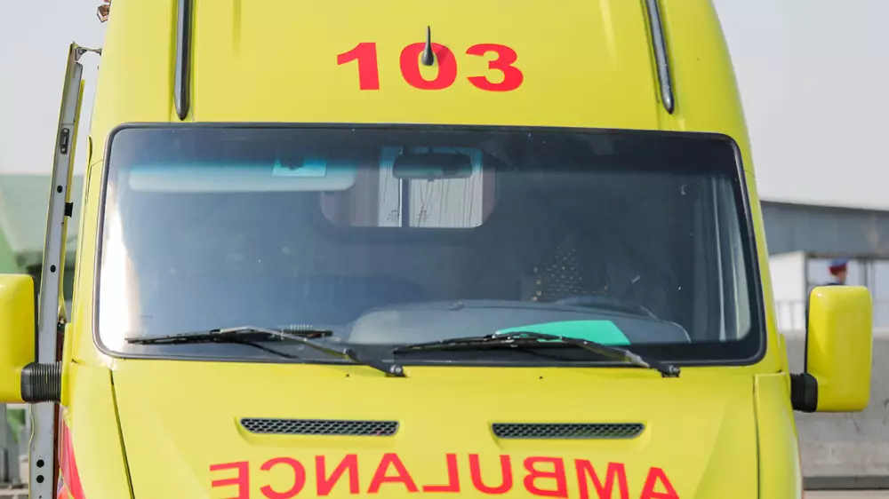 Женщина избила беременную сотрудницу скорой до потери сознания в Бишкеке