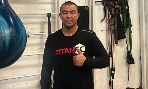 Казахстанский боксер вернется на ринг спустя семь лет и проведет бой в России