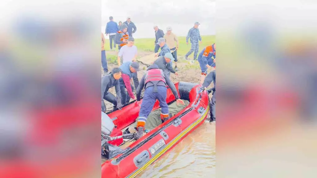 Тело утонувшей 15-летней школьницы нашли водолазы в Карагандинской области