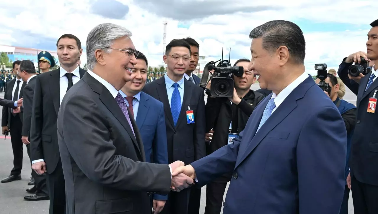 Си Цзиньпин прибыл с государственным визитом в Казахстан