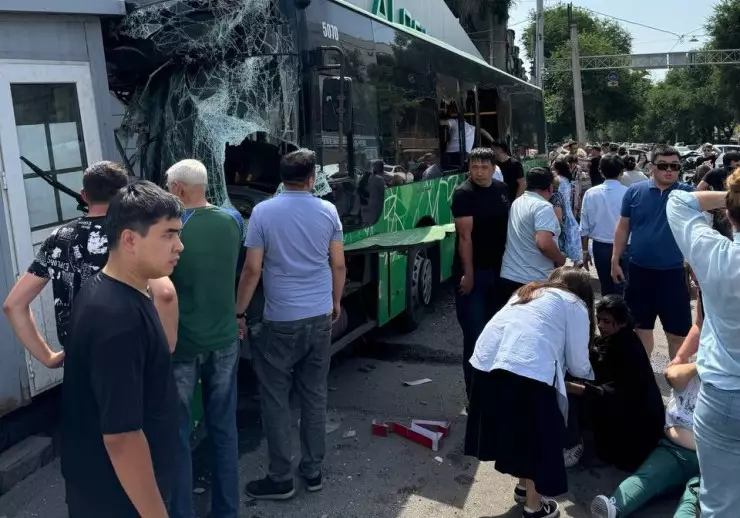 Алматыдағы автобус апаты: күдікті үйқамаққа жіберілген
