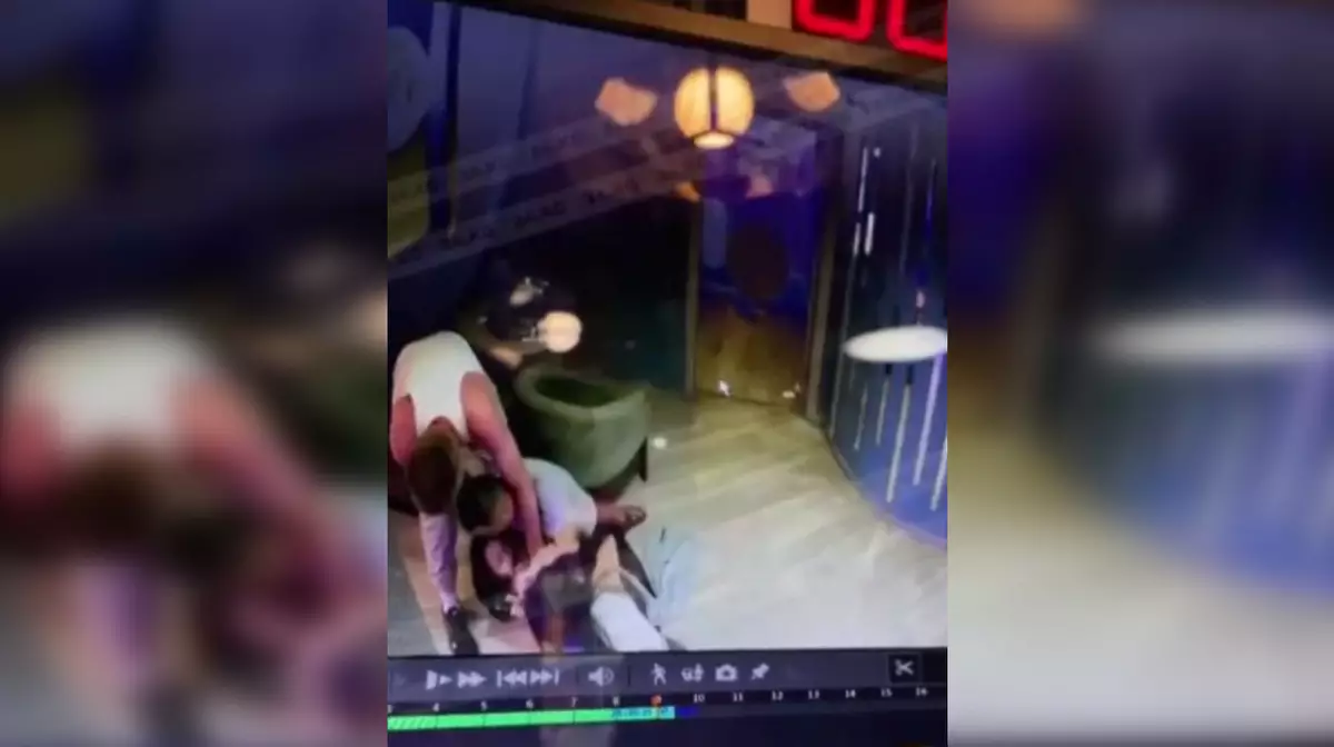 Пьяный мужчина домогался и душил сотрудницу кафе в Бишкеке