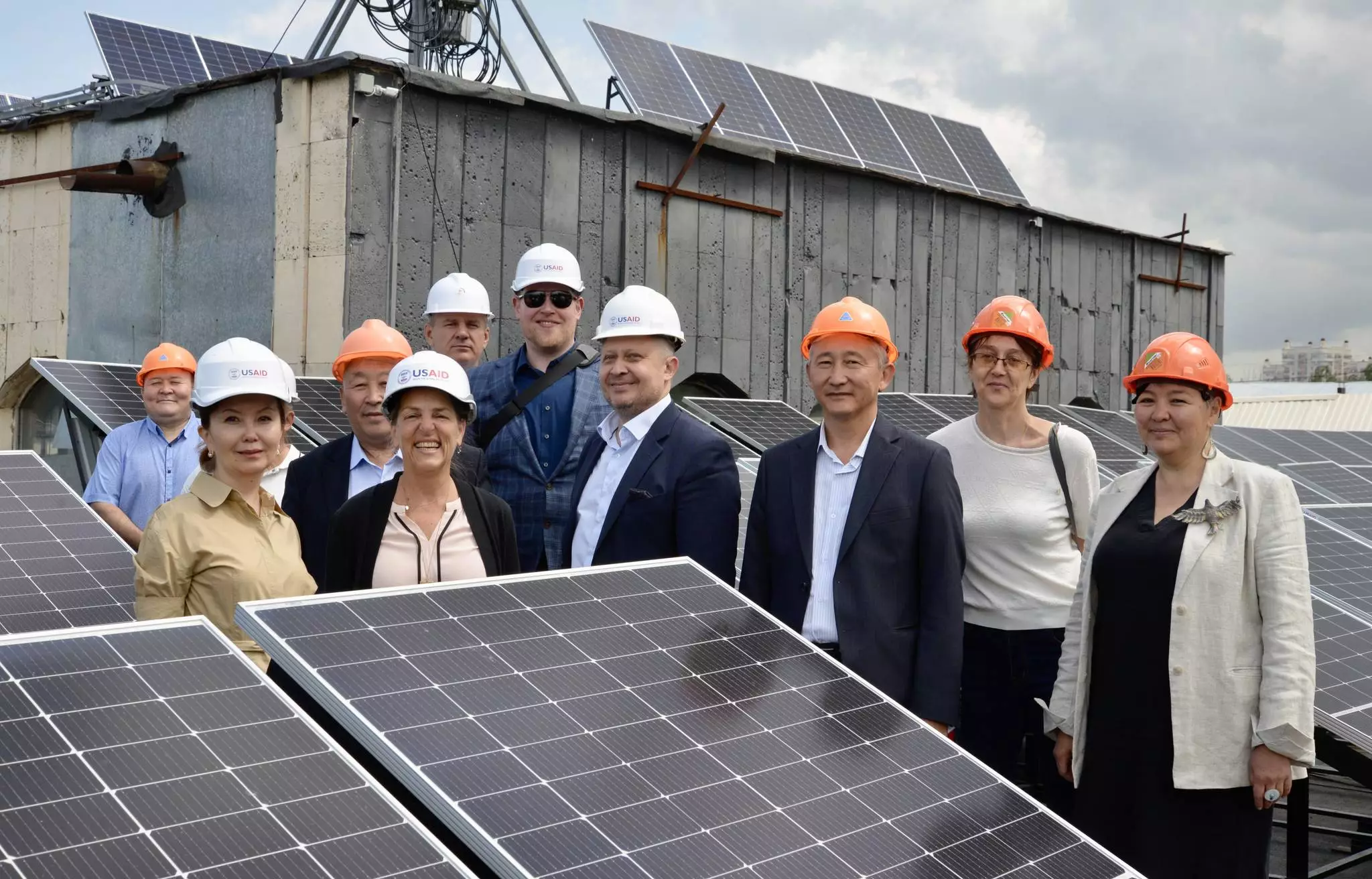 USAID запустило солнечную систему мощностью 52 киловат на крыше торгового центра «Талуд» в Алматы