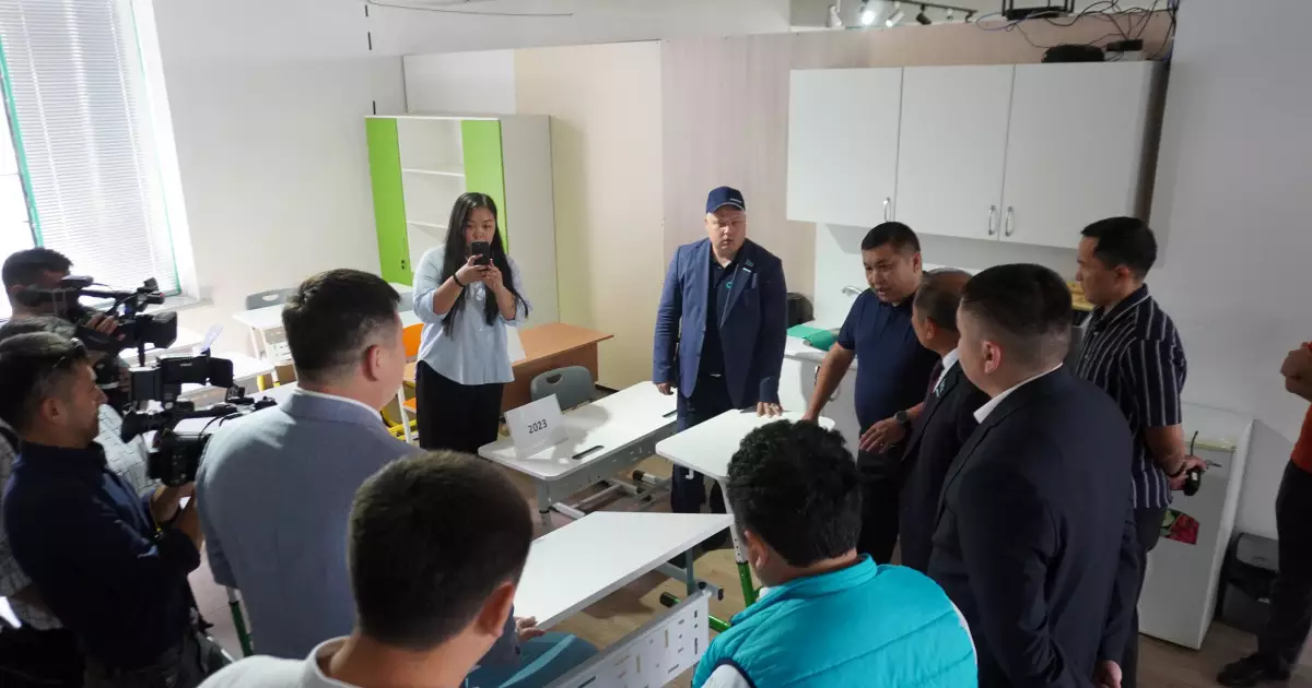   «AMANAT»: Депутат Алматы облысында «Жайлы мектептің» құрылысымен танысты   