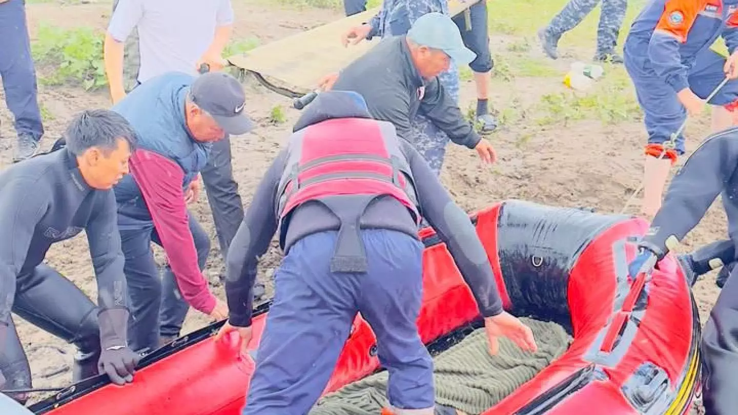 Спасатели нашли тело 15-летней девочки в реке Нура