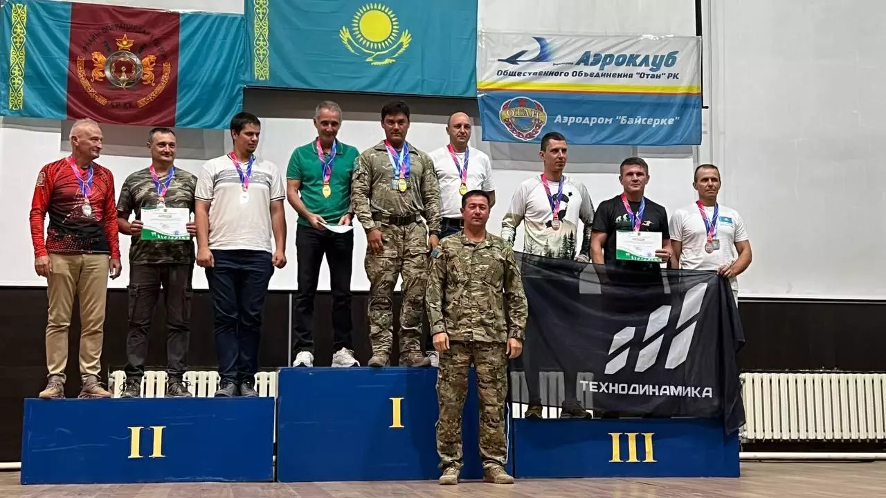 Армия определилась с составом сборной страны по парашютному спорту