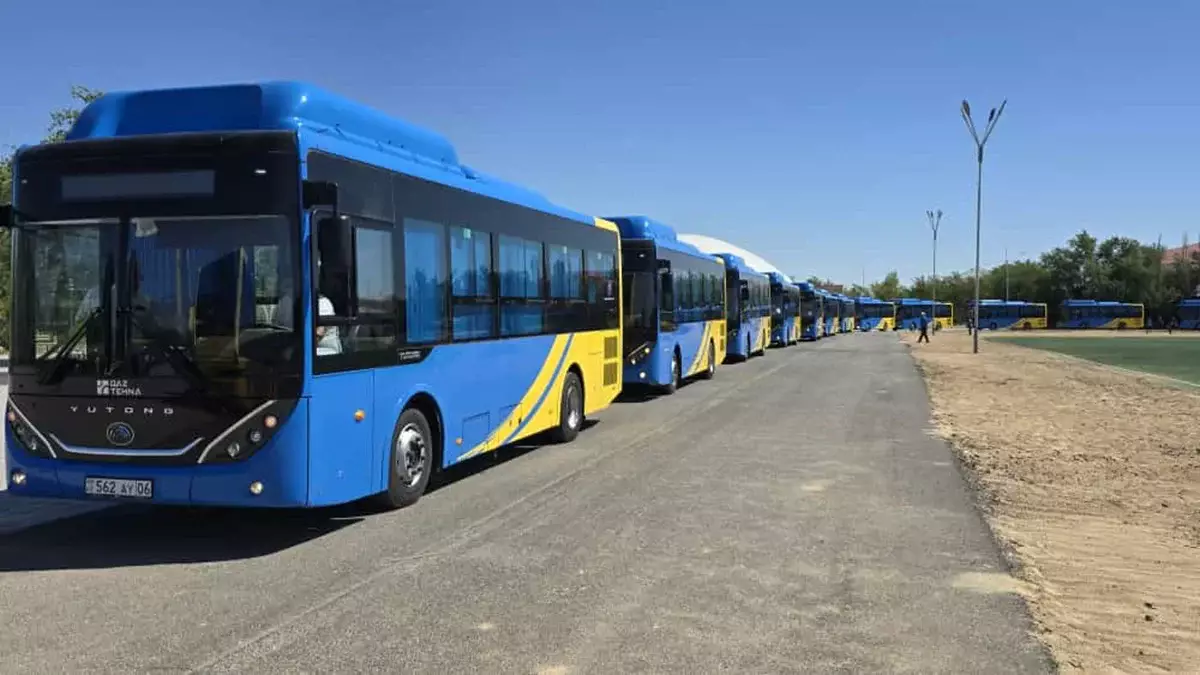 Новые автобусы на метане ввели в эксплуатацию в Бейнеу
