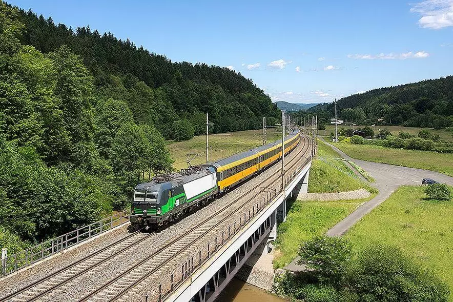 В Чехии запущены безлимитные проездные билеты на все поезда