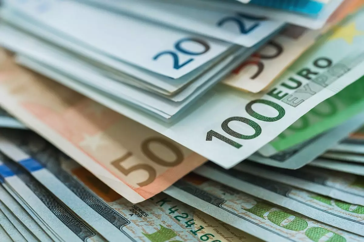 Курс евро и доллара в обменниках Алматы 3 июля 2024 