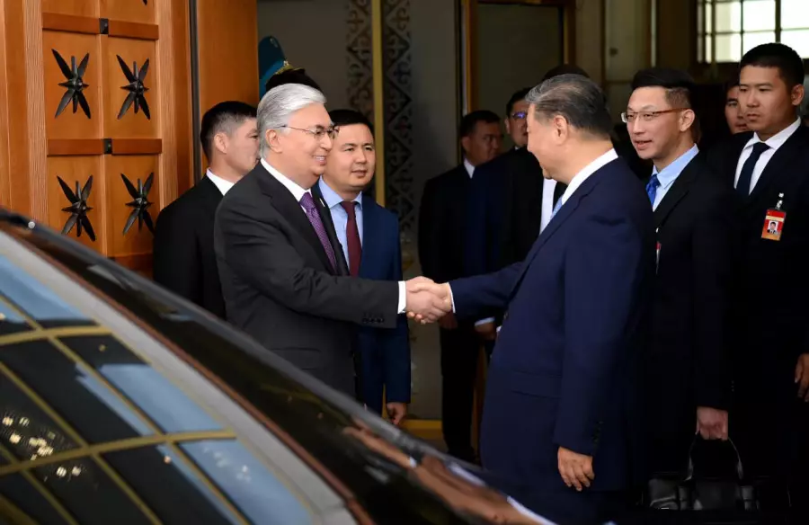 Президент Қытай төрағасымен кездесті