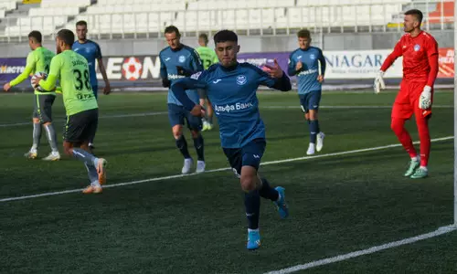 Известный казахстанский футболист официально подписал контракт с новым клубом