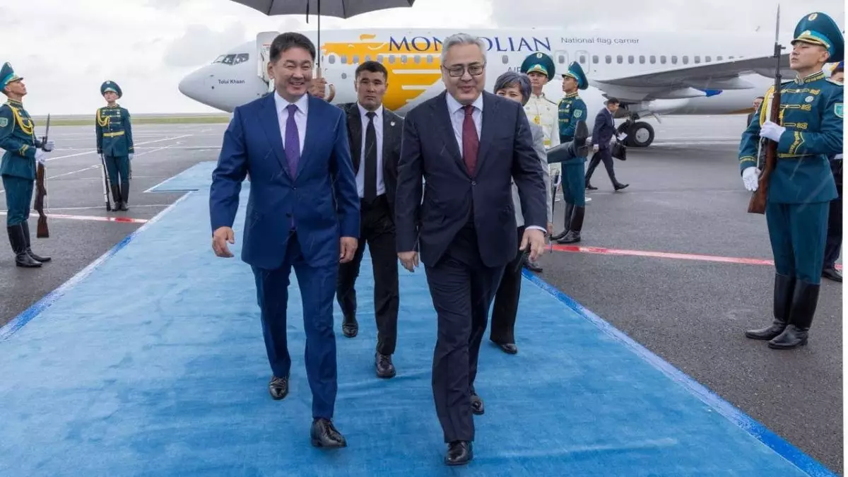 Президент Монголии прилетел в Астану (ВИДЕО)