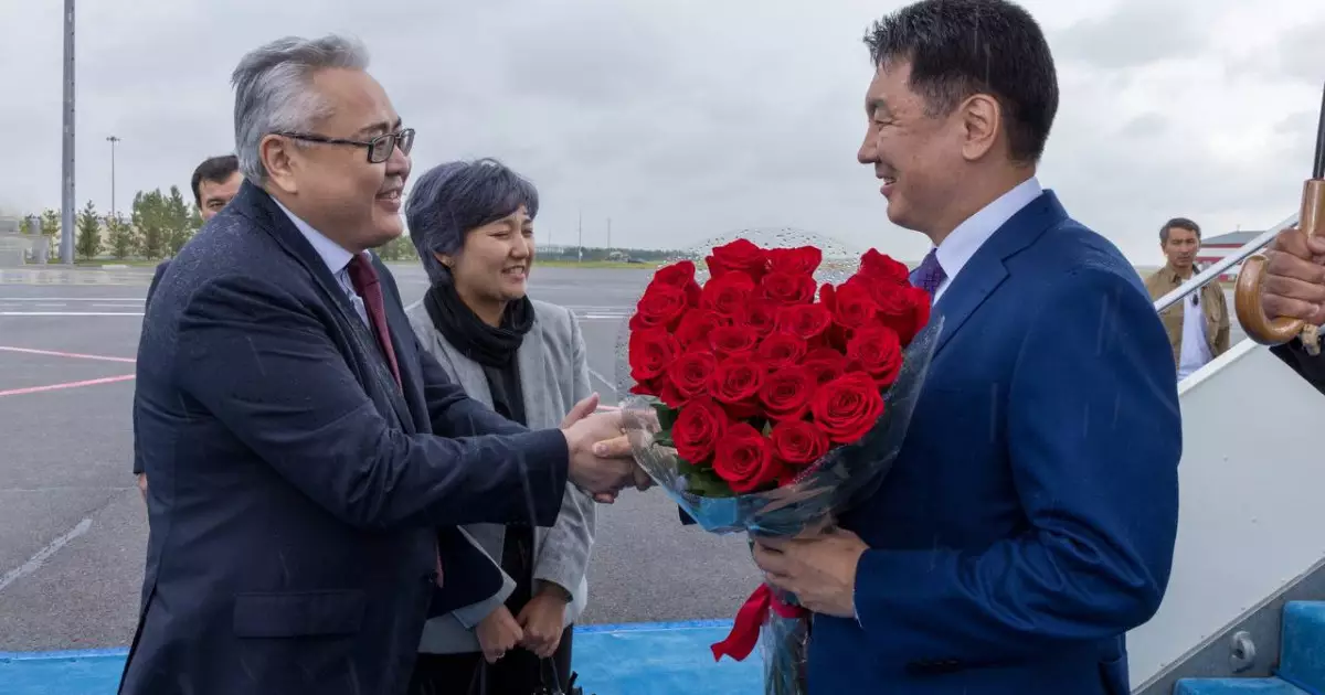   Моңғолия президенті ШЫҰ саммитіне қатысу үшін Астанаға келді   