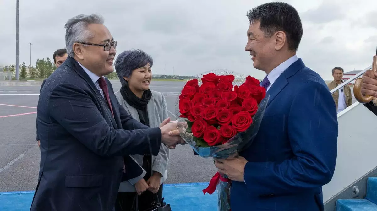 Президент Монголии прибыл в Астану