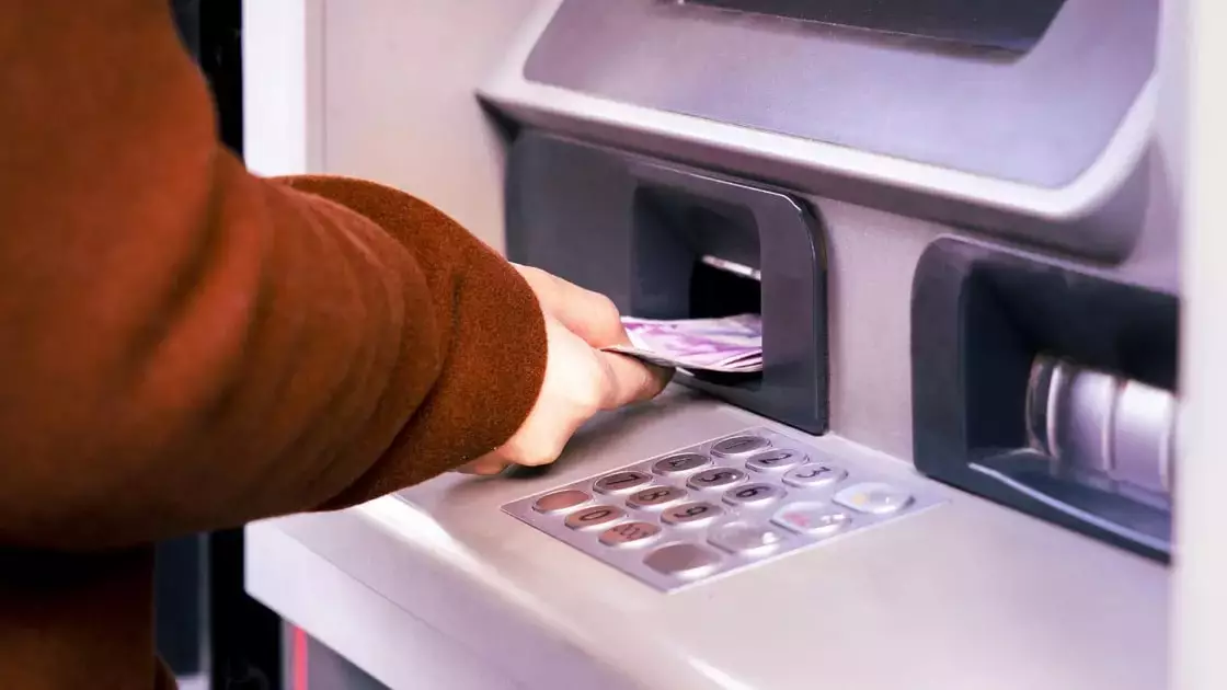 Могут ли банкоматы выдавать фальшивые купюры в Казахстане