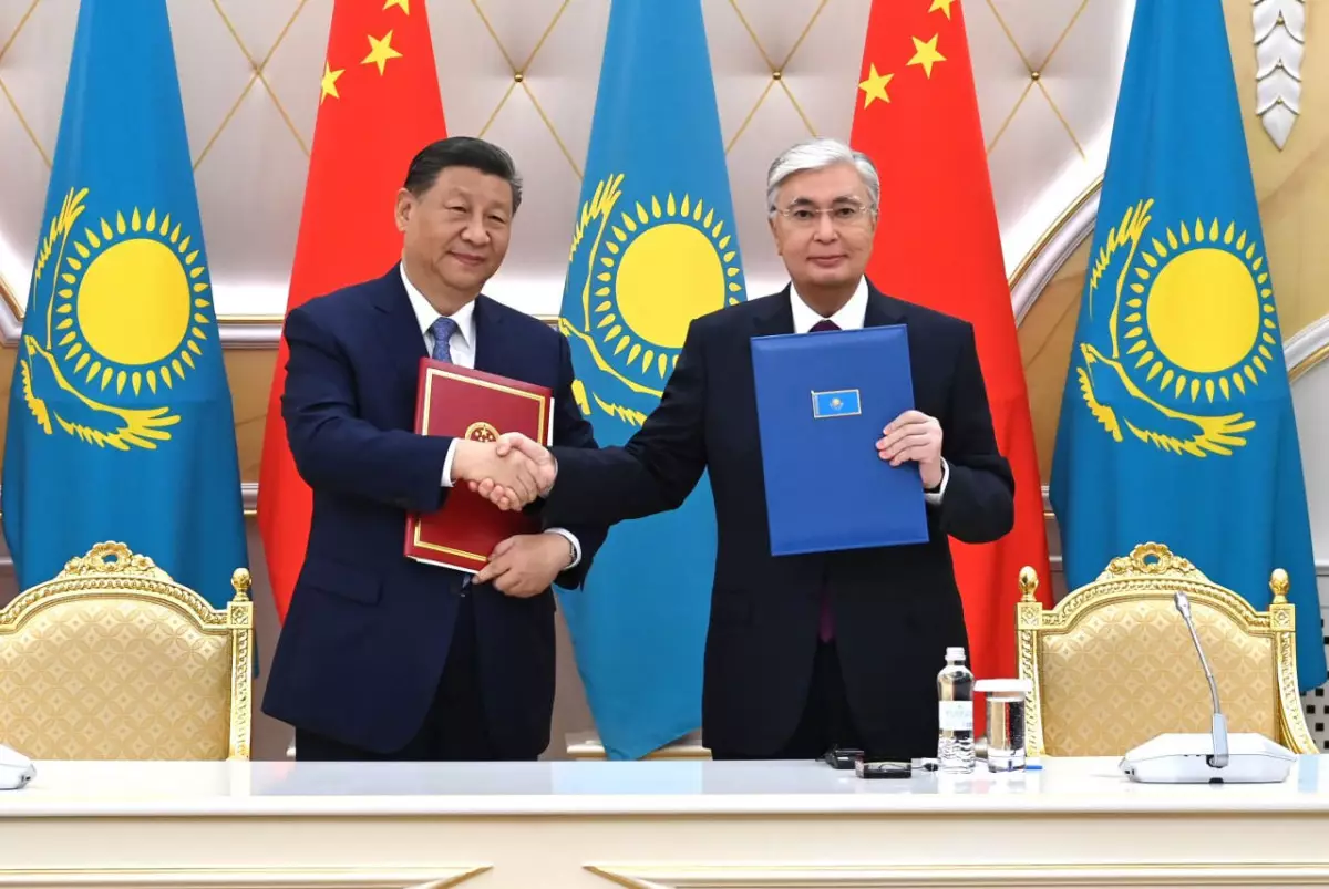Казахстан и Китай заключили более 30 контрактов и меморандумов