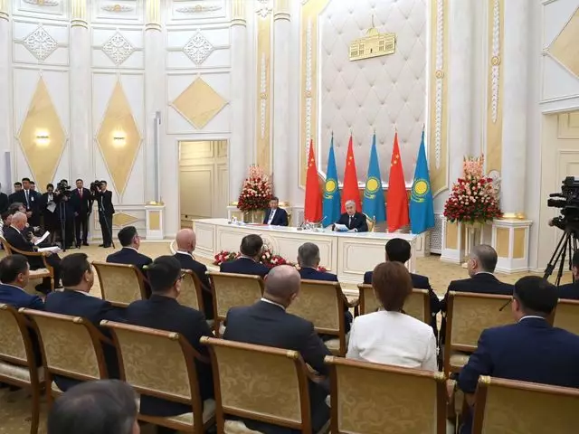 Казахстан и Китай намерены нарастить товарооборот в два раза 