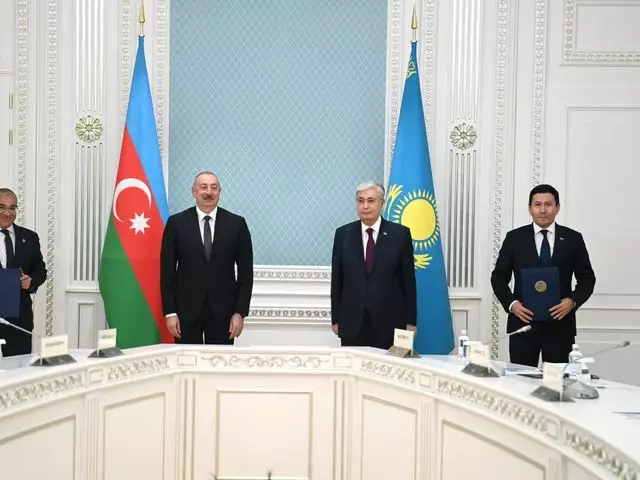 Касым-Жомарт Токаев провел встречу с президентом Азербайджана