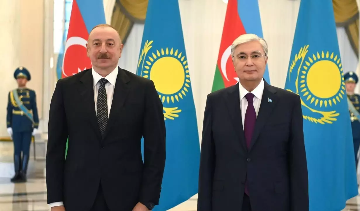 Токаев провел переговоры с Алиевым