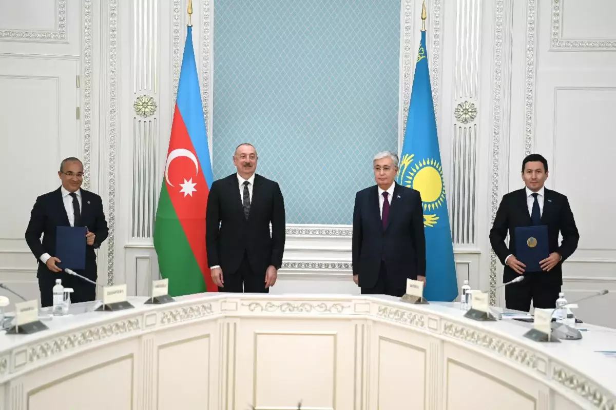 «Казахстан играет весомую роль не только в регионе, но и на международной арене»: Алиев поблагодарил Токаева