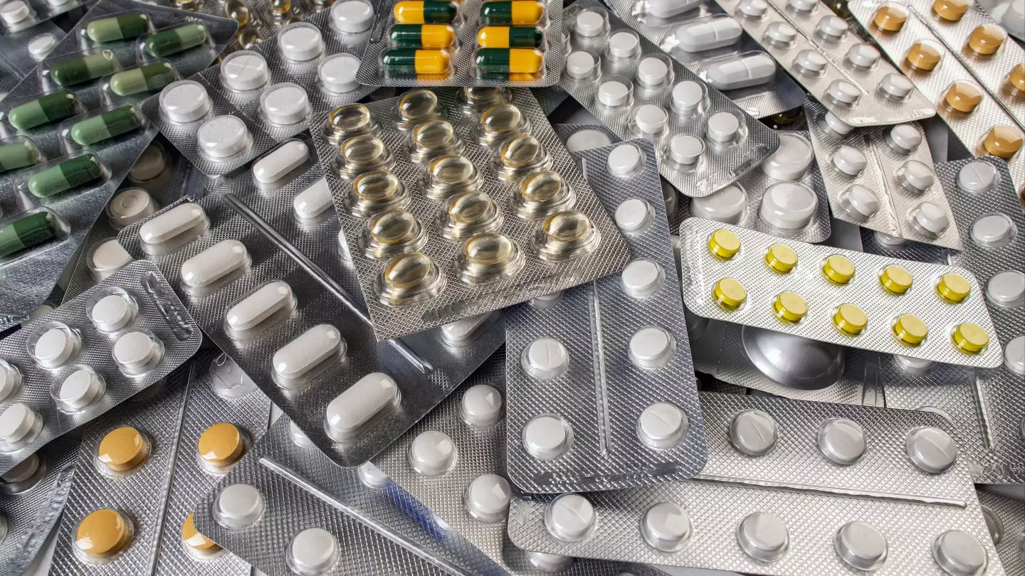 38 лекарств перестанут быть бесплатными в Казахстане