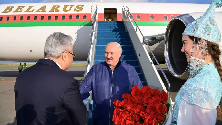 Лукашенконың ұшағы Астанаға қонды