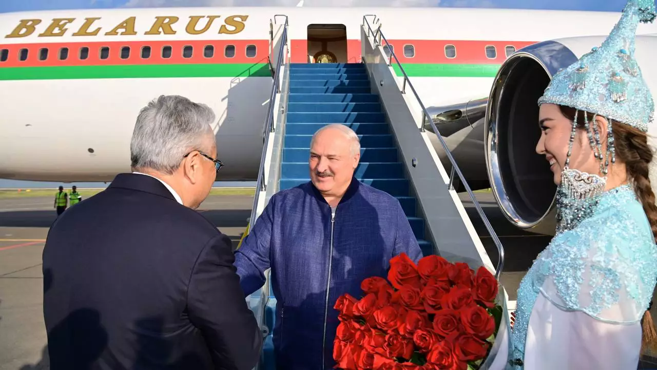 Лукашенко прибыл на саммит ШОС в Астану