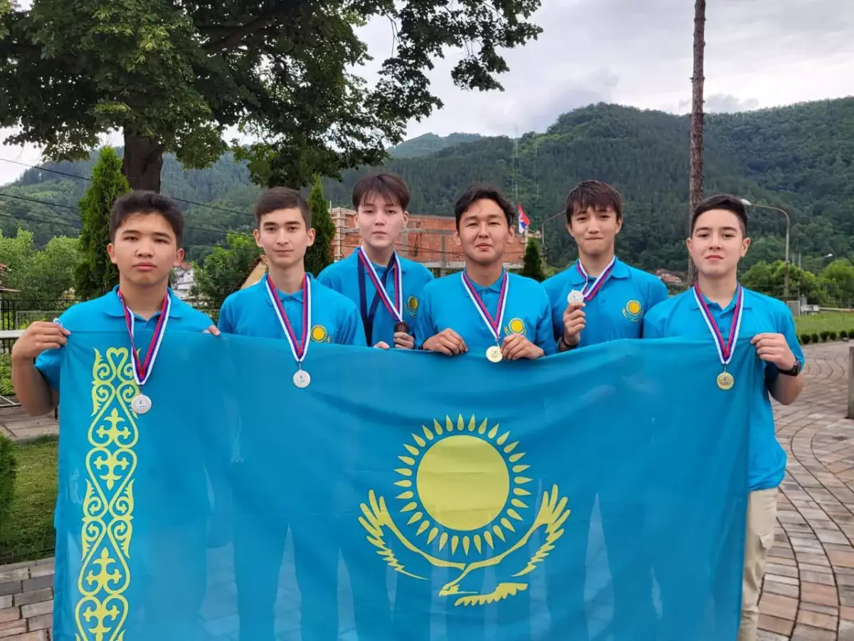 Казахстанские школьники завоевали шесть медалей на олимпиаде по географии в Сербии