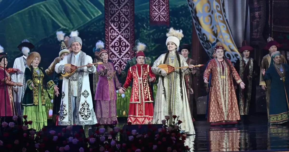   ШЫҰ саммиті: Астанаға келген мәртебелі қонақтар концерт тамашалады   