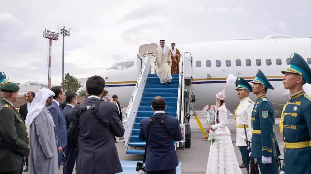 Арабский шейх прилетел на саммит в Казахстан