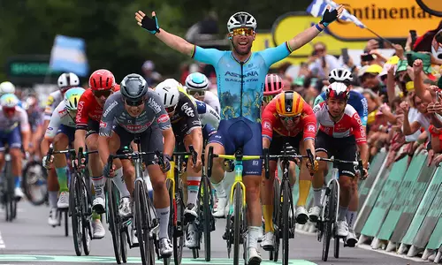 Гонщик «Астаны» прокомментировал историческую победу на этапе «Тур де Франс»