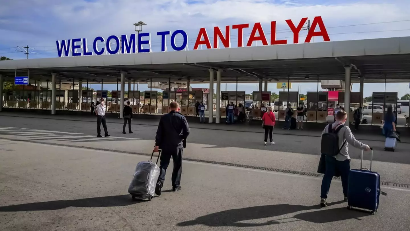 Проблемы с авиарейсами в Турции: когда авиадиспетчеры прекратят забастовку