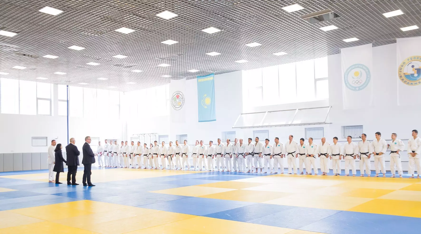 Семинар по дзюдо прошел в Алматы: тренеры и судьи сдали экзамен