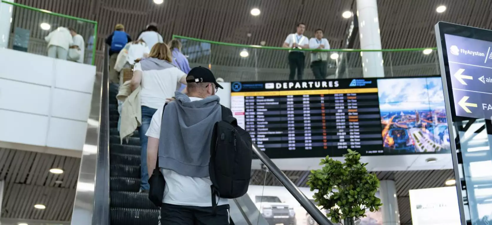 Аэропорт Астаны просит не опаздывать на рейсы в связи с пробками на дорогах