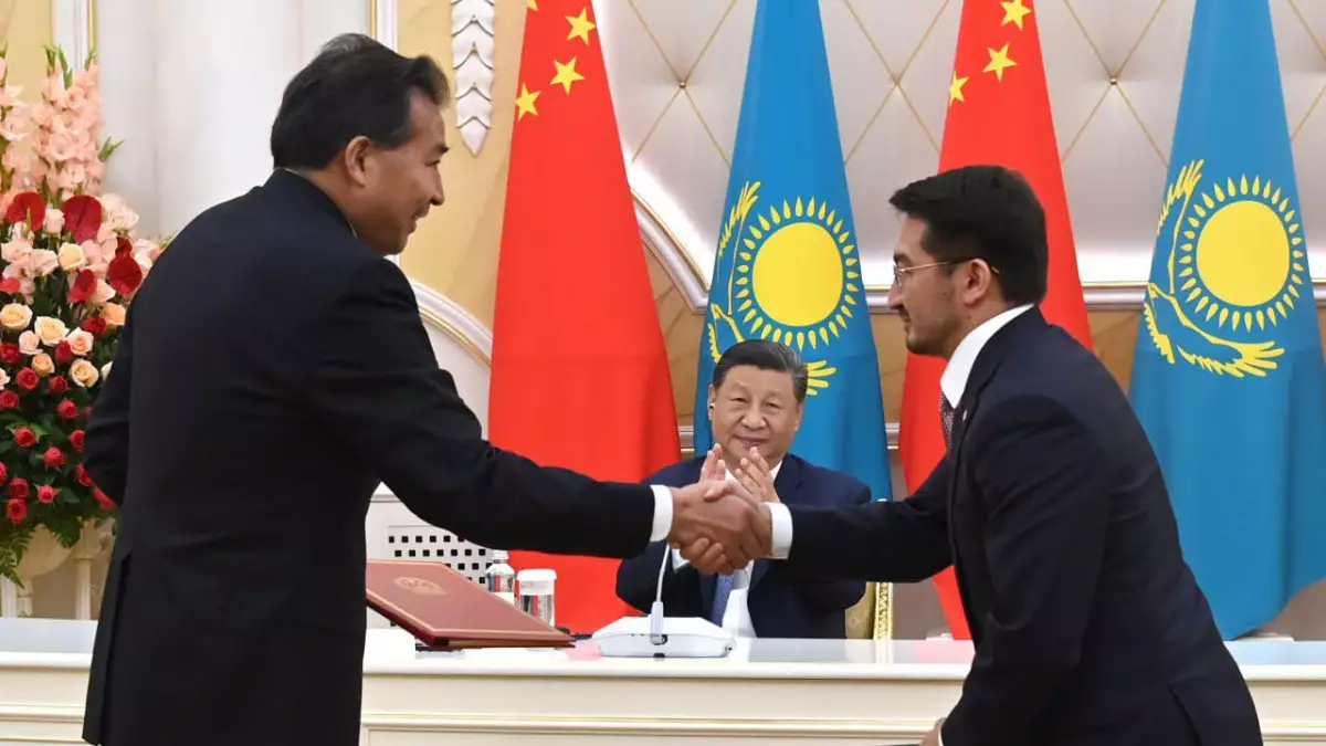 Казахстан получит грант от Китая на развитие космической отрасли