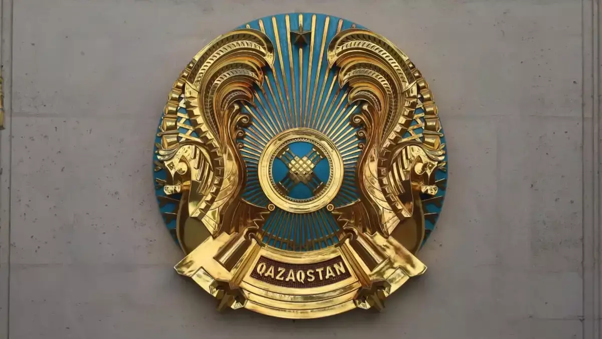В Казахстане отложили смену государственного герба