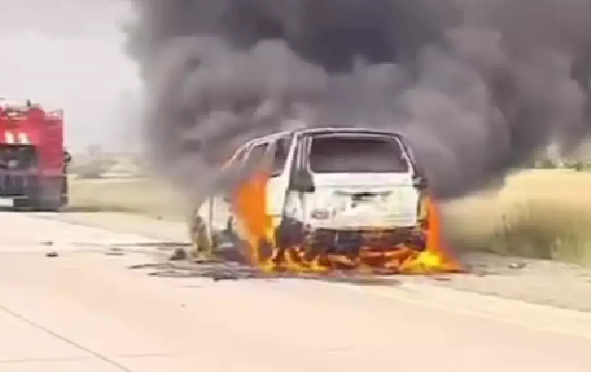Автомобиль загорелся на трассе Павлодар-Астана