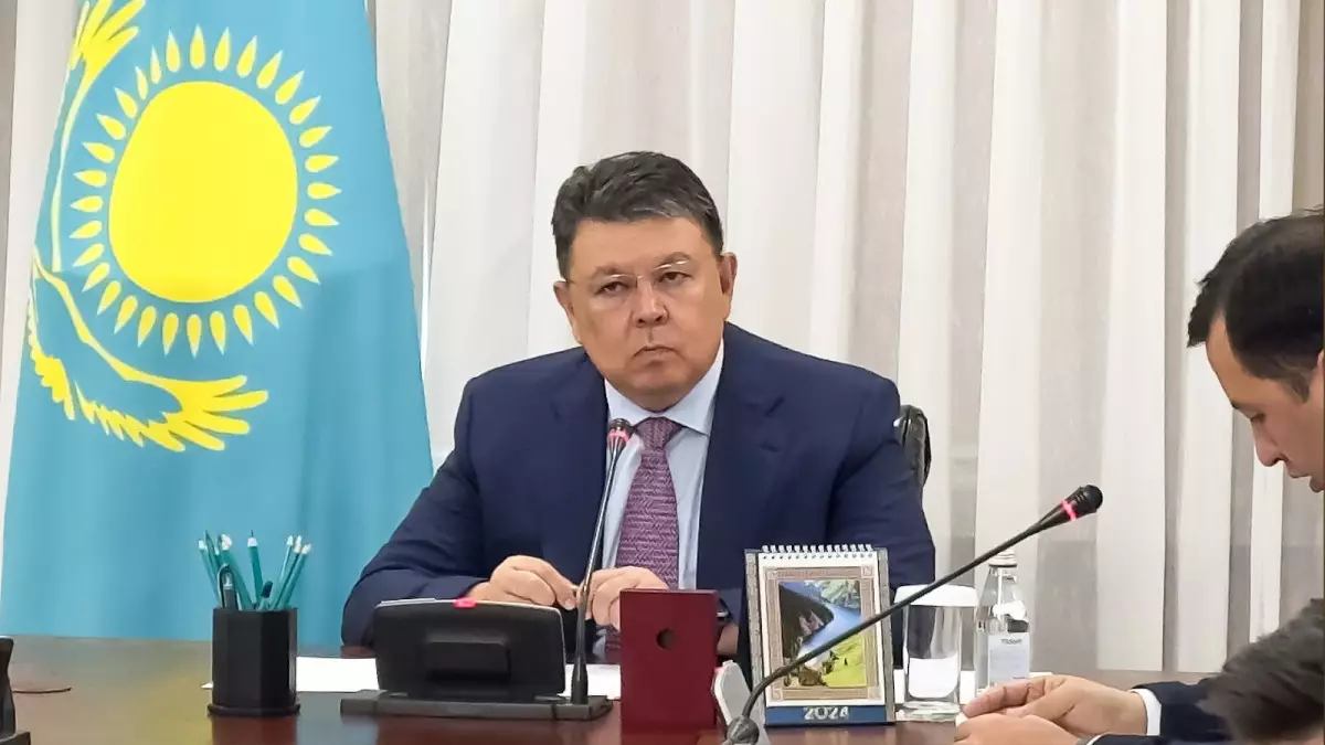 Бозумбаев поручил подготовить предложения для пакета срочных мер развития западных регионов страны