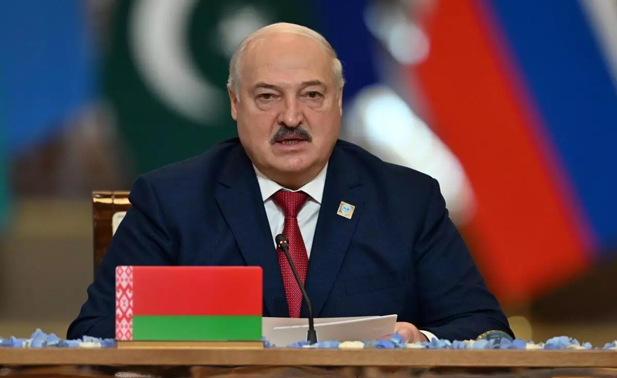 ШЫҰ саммиті: Лукашенко долларға тәуелді болмауға шақырды