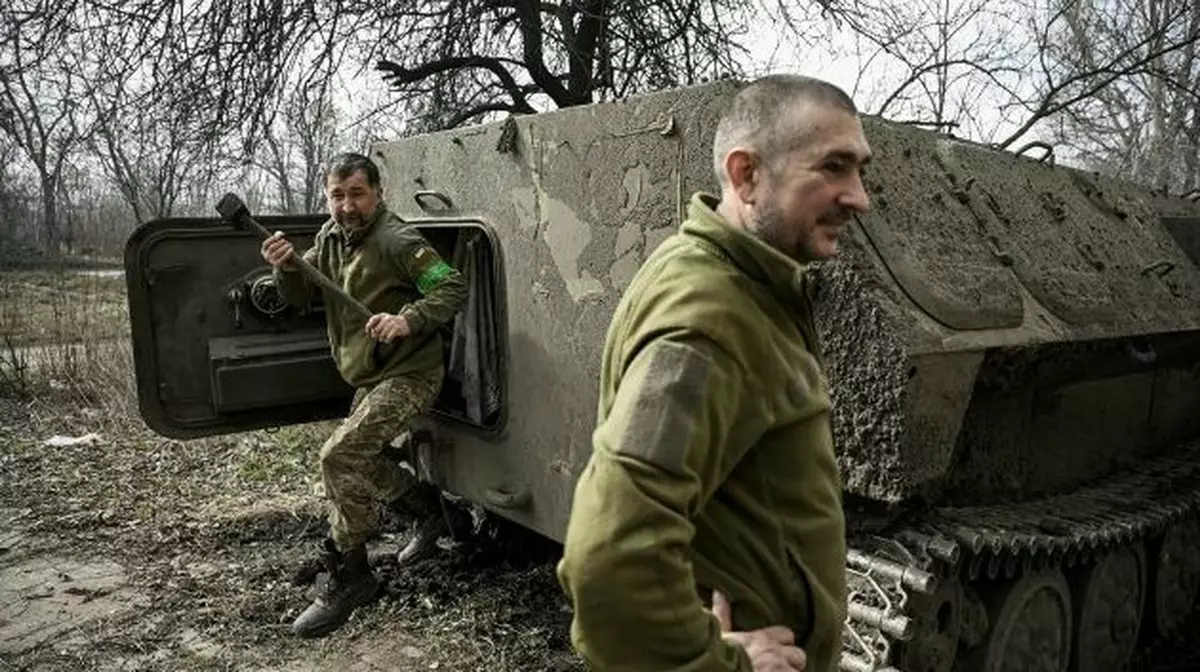 ВСУ сдают Часов Яр, а мобилизованные бегут из страны: ситуация в Украине